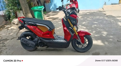 zoomer 018 លក់ធូៗ