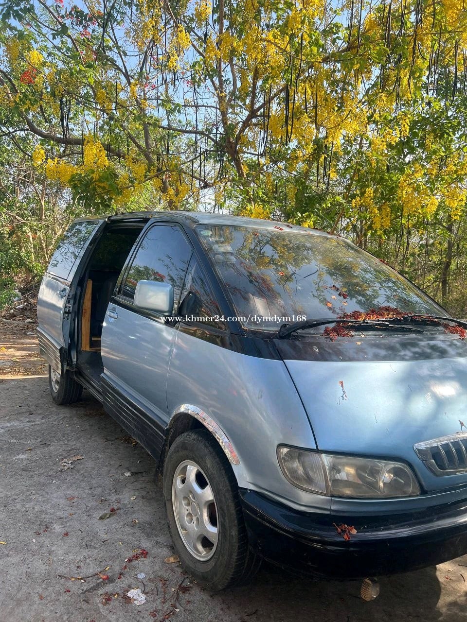 Toyota Previa ឆ្នាំ 96