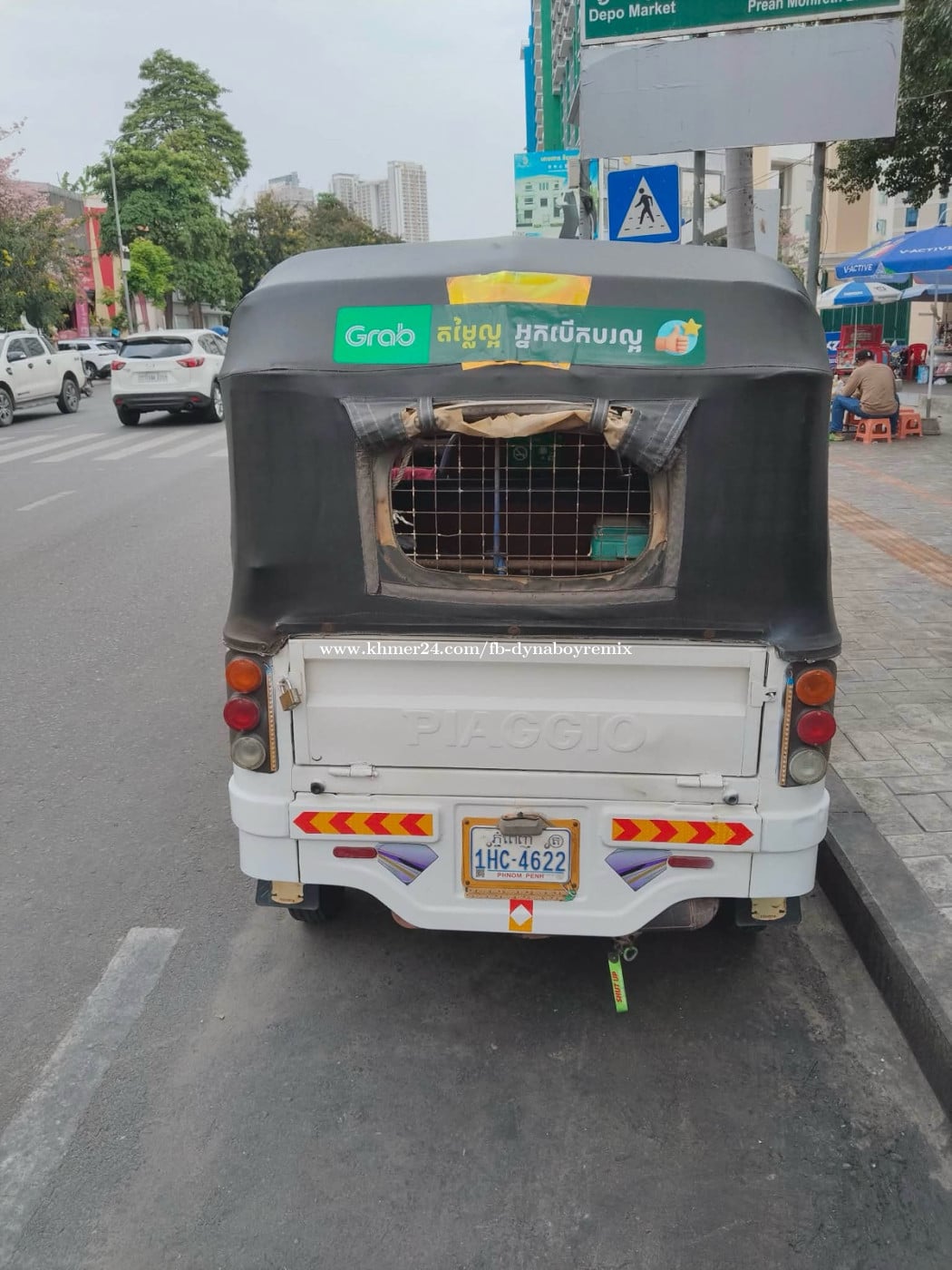 រ៉ឺម៉កកង់បី ០១៨ ម៉ូដែល Ape មកពីប្រទេសអ៊ីតាលី ( Tuk Tuk 018 model Ape from italy )
