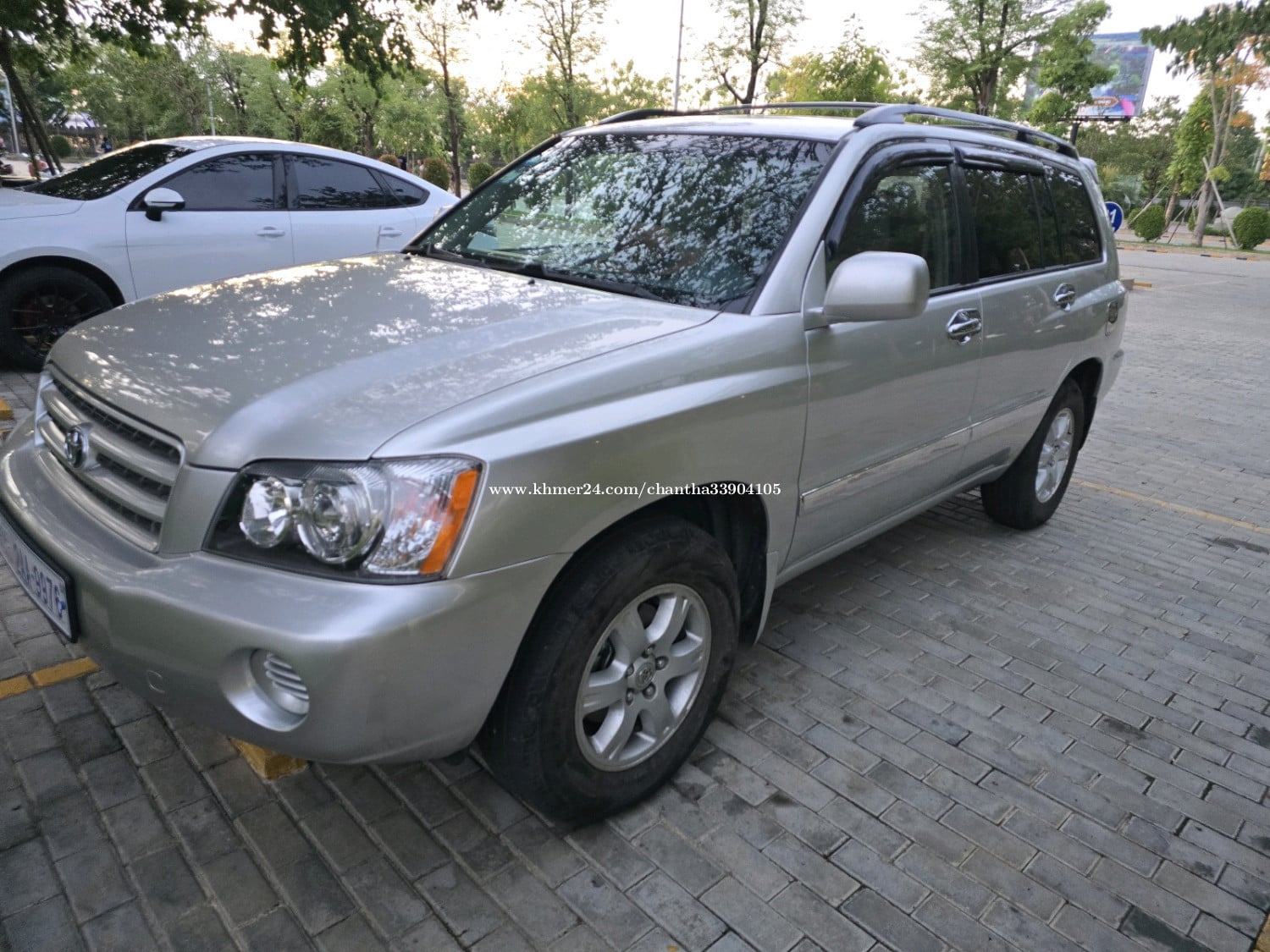 ឡានលក់ 02/V4/ប៉ុង1/ ធានាថ្មីខ្លាំងអត់ប៉ះទេ