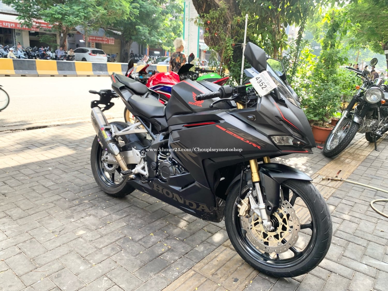Honda cbr 250 99% ជប៉ុន
