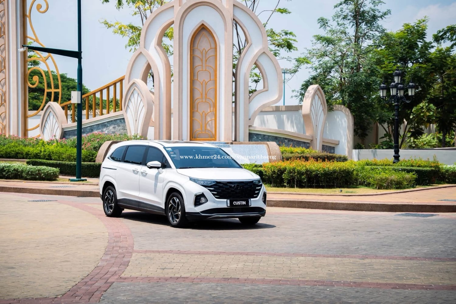 Hyundai Custin