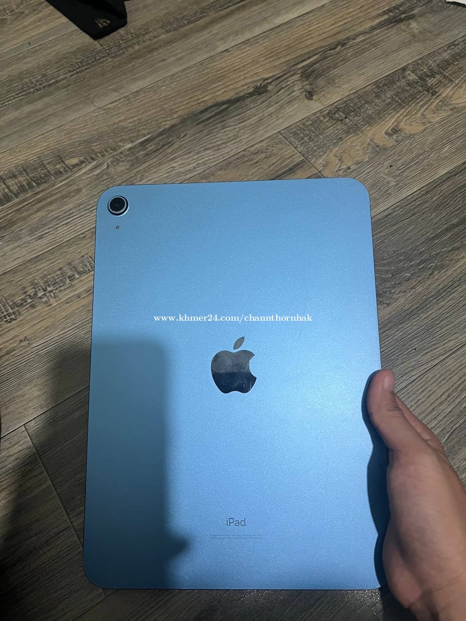 iPad 10th generation សុំណុំហ្សិន ស្ទើតួក្រៅ តម្លៃ 200 ចចារ