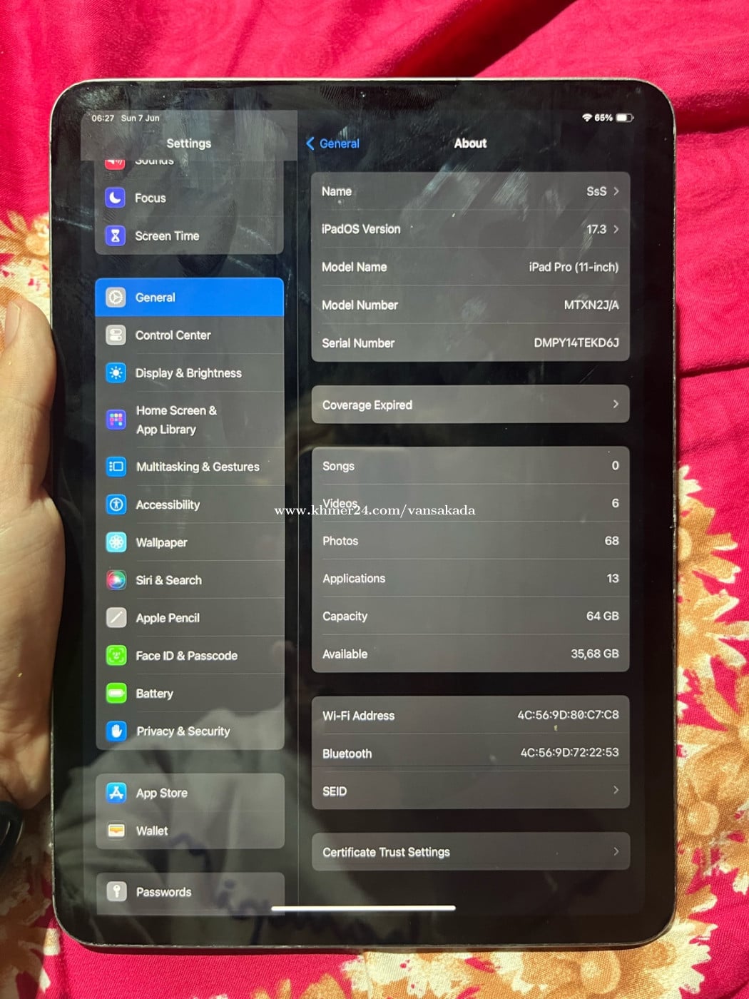 Ipad pro 11 2018 ឆូតអក្រង់ 200$ ចរចារ