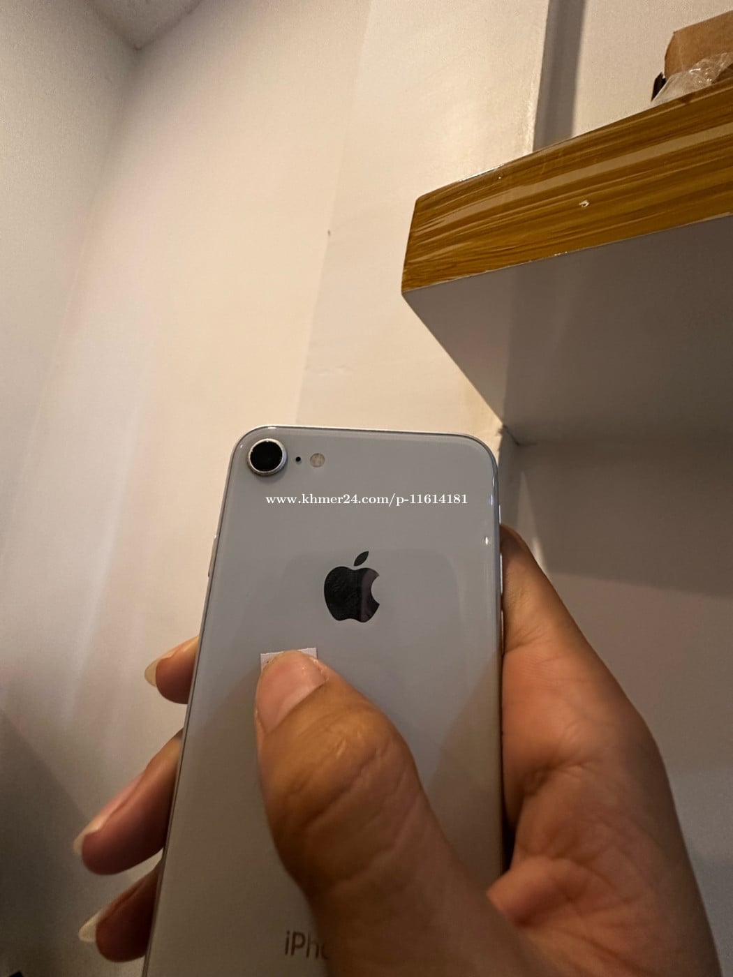 iPhone 8 64G ស្អាតម៉ាជុំ 18$ មានស្គេន
