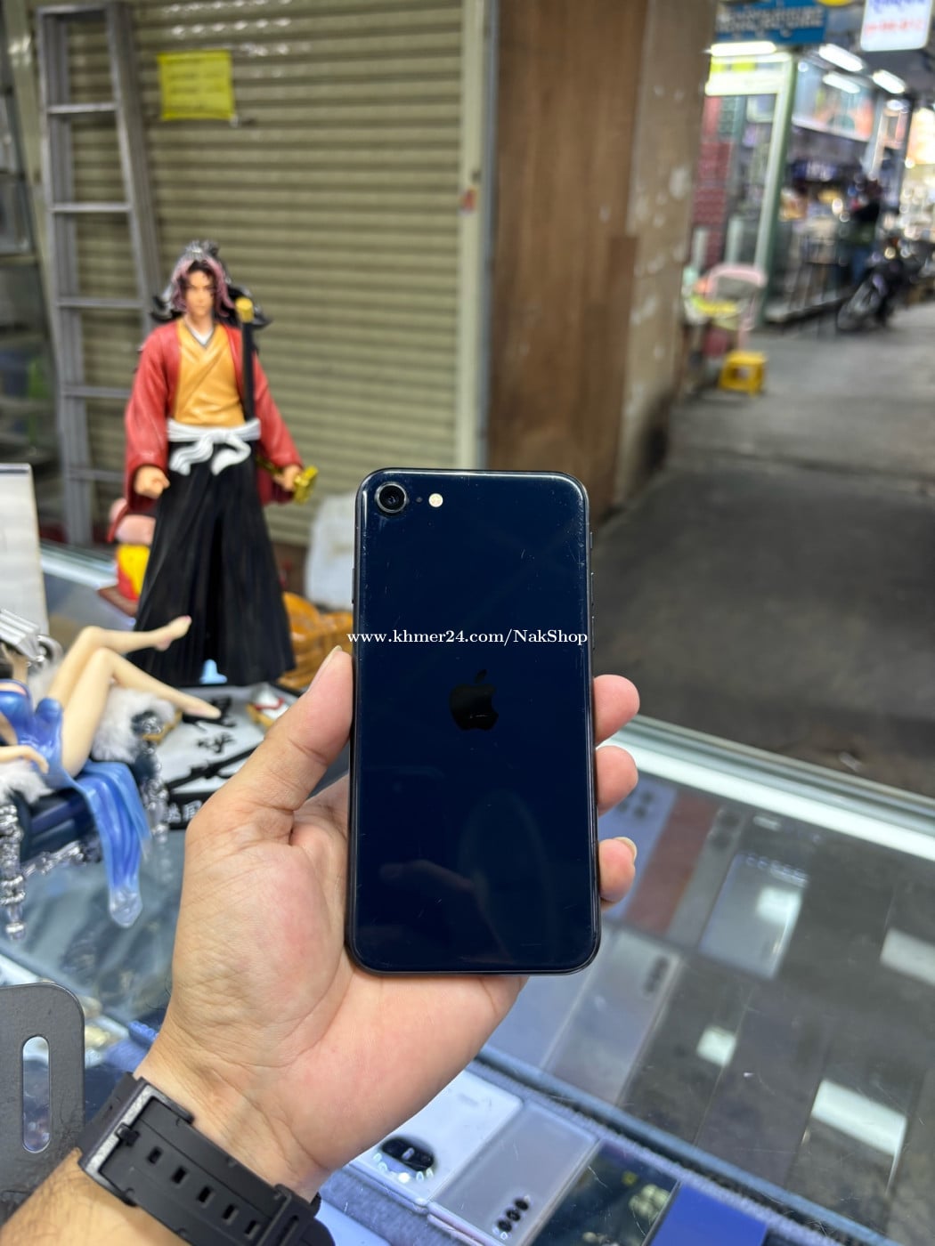 IphoneSE 3 64G LL Sim2 ESIM ម៉ាសុីនអេក្រង់ស្រុីនបែកតិច ថ្ម100%