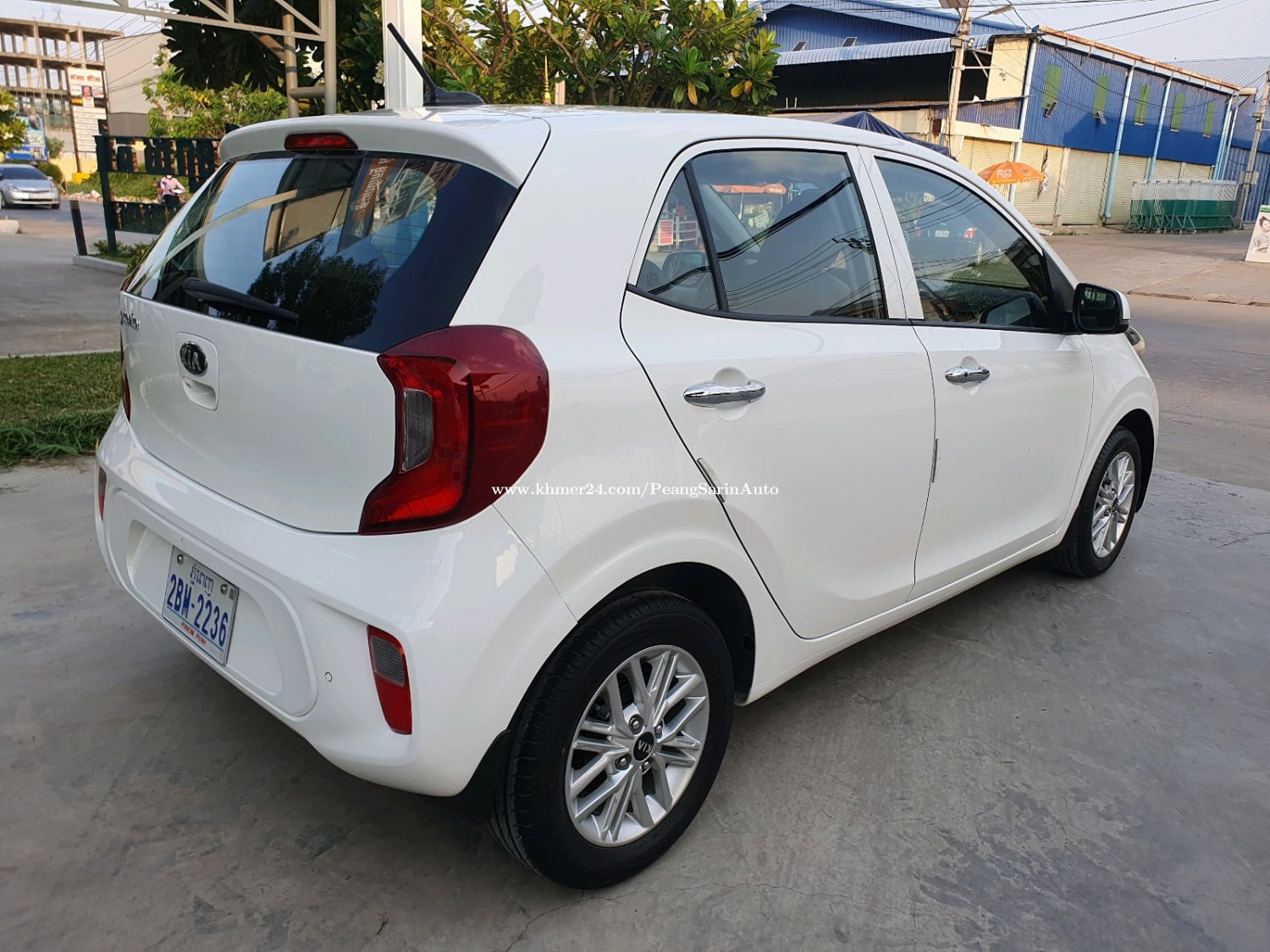 Kia Picanto Full Option ប្រភេទឡានស្អាត
