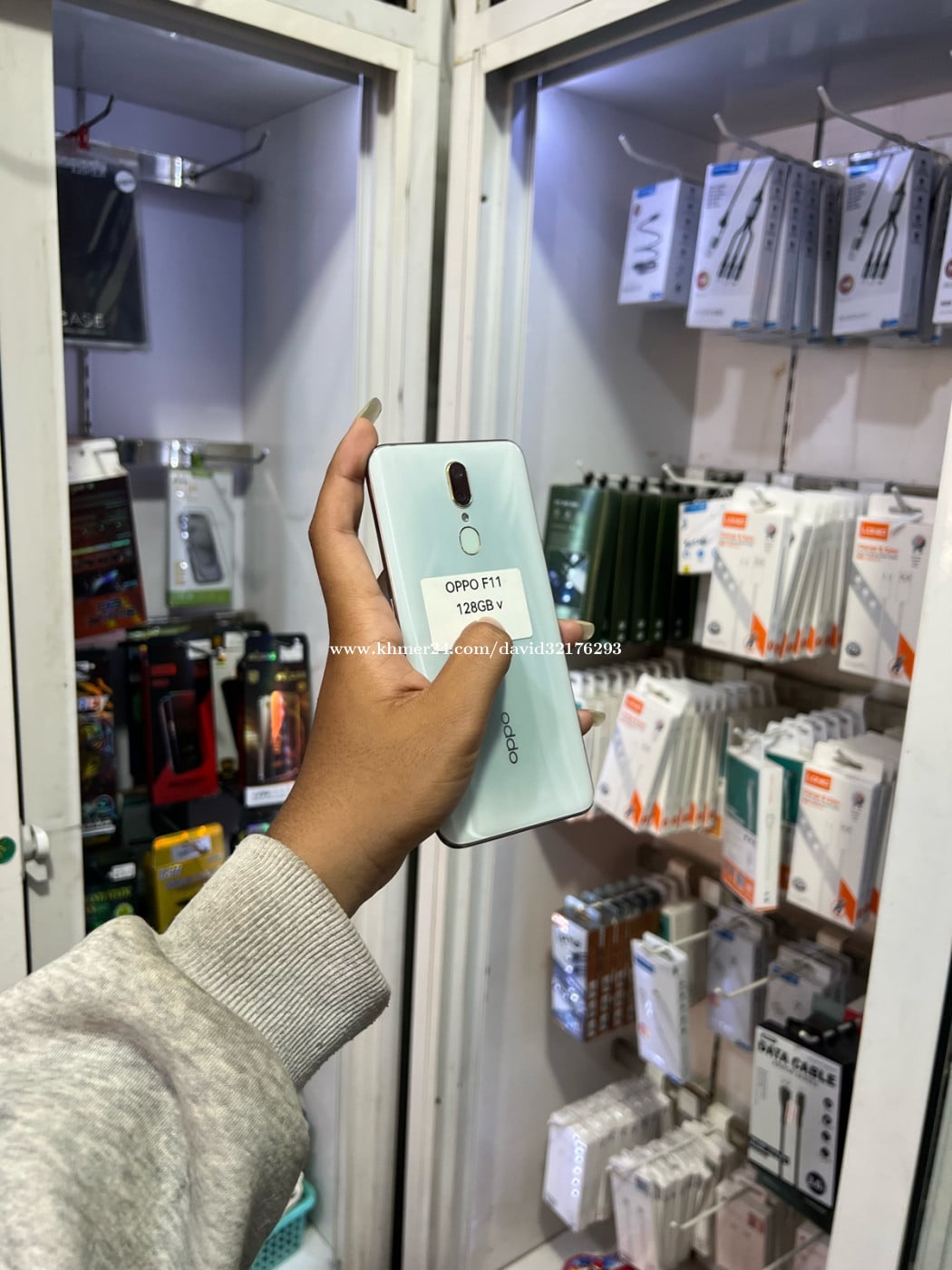 OPPO F11 ពណ៌គុជខ្យង (មួយទឹក) Memory 128GB RAM 6GB អីវ៉ាន់ក្រុមហ៊ុន