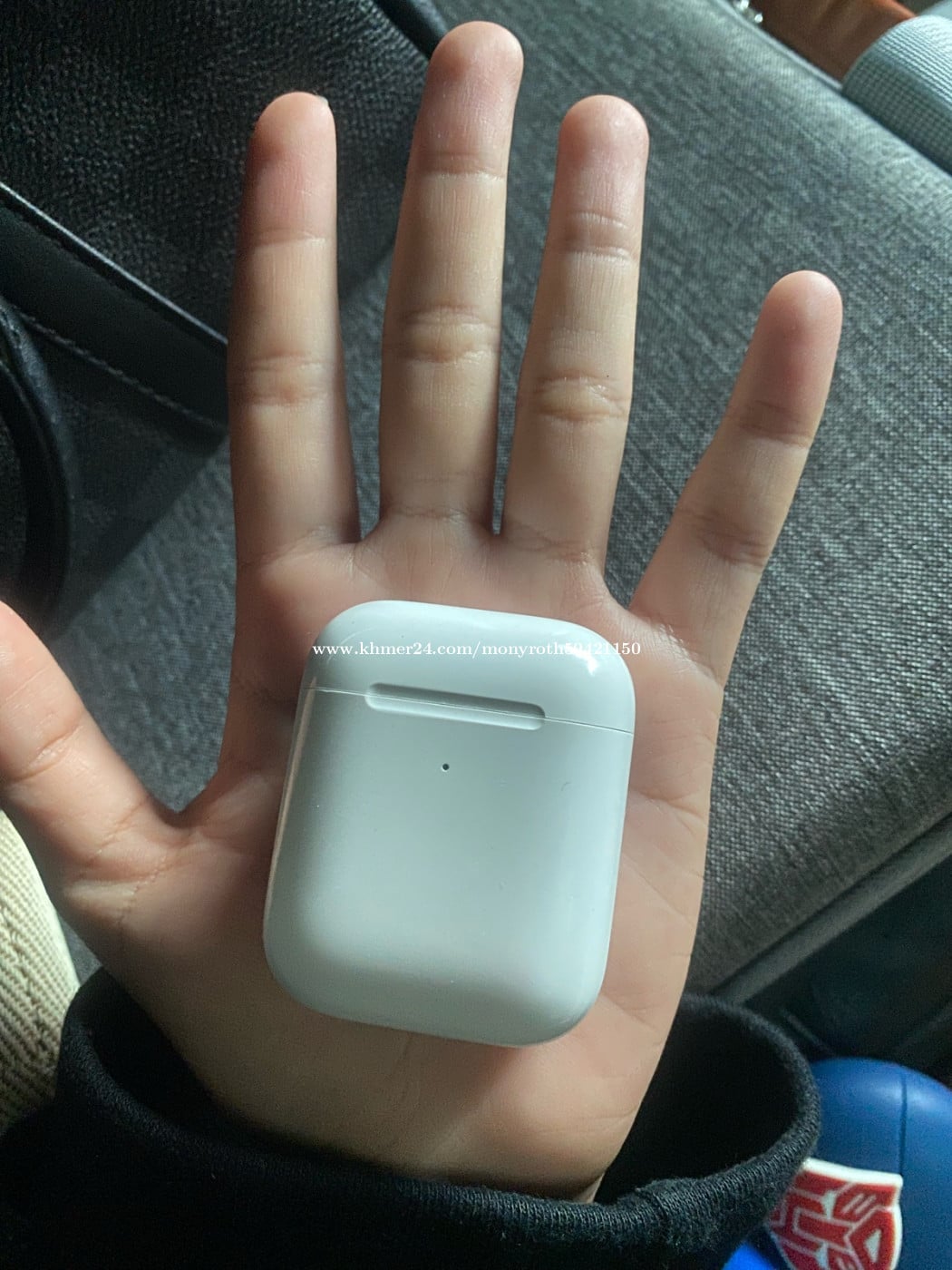 Original AirPod 2 wireless charger