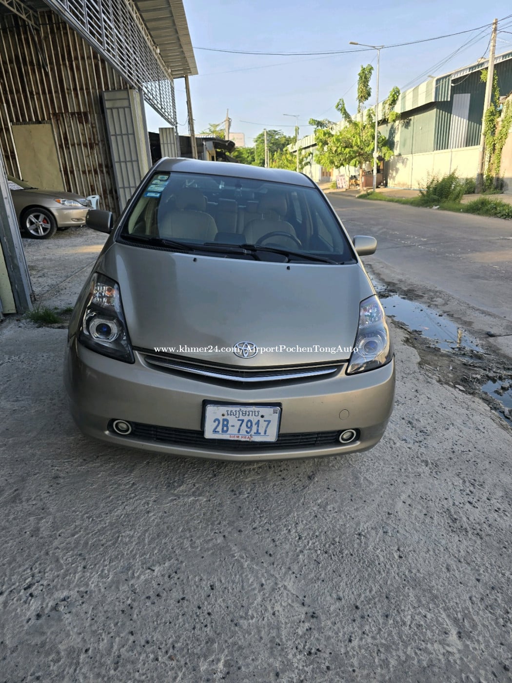 Prius 04 លក់