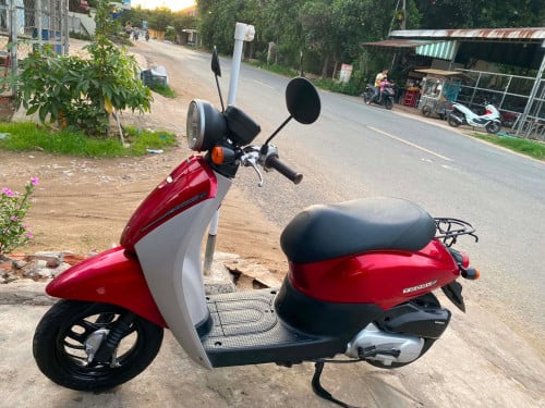 ម៉ូតូលក់ធូរៗ