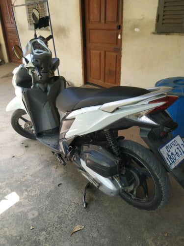 ម៉ូតូលក់