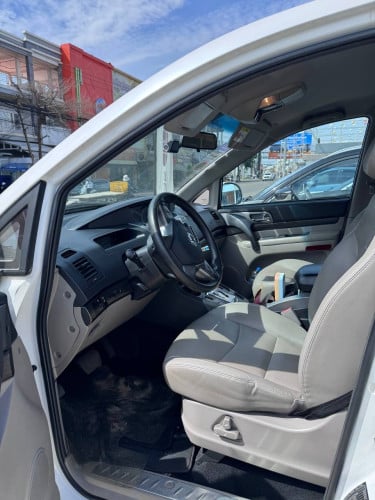 ឡានSsangYong Stavic2019 នៅស្អាតលក់ប្រញាប់ម្ចាស់ប្រើផ្ទាល់(តំលៃចរចាបាន)077730339 /016648811