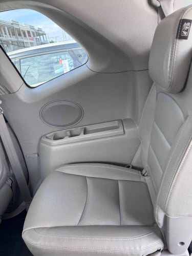 ឡានSsangYong Stavic2019 នៅស្អាតលក់ប្រញាប់ម្ចាស់ប្រើផ្ទាល់(តំលៃចរចាបាន)077730339 /016648811