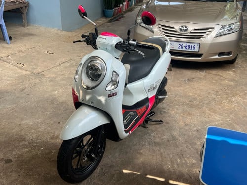 ម៉ូតូលក់