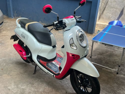 ម៉ូតូលក់
