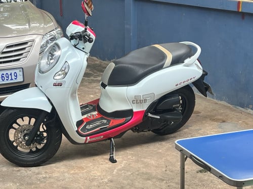 ម៉ូតូលក់