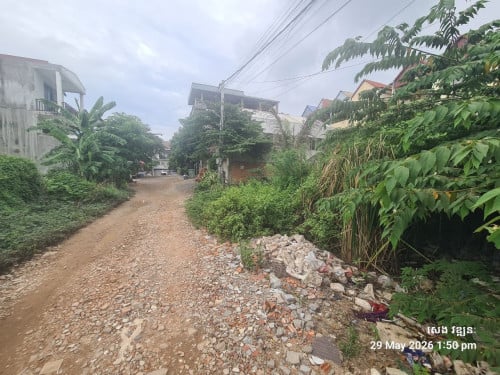 ដីលក់ជិតបុរីពិភពថ្មីឈូកមាស ក្រាំងធ្នង់ សែនសុខ ភ្នំពេញ