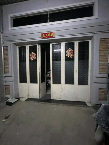 ផ្ទះនិងដីនៅ,ថ្មគោល, ចោមចៅ២, ភ្នំពេញលក់បន្ទាន់ទីតាំងនៅភូមិថ្មគោល ភ្នំពេញ ផ្ទូវបេតុង