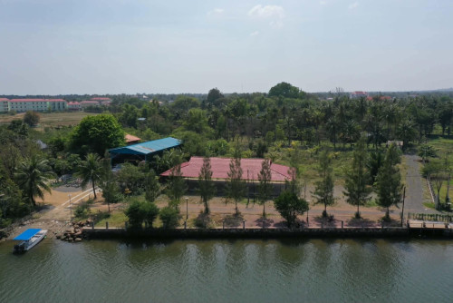 ដីកំពតជាប់ព្រែក សង្កាត់អណ្ដូងខ្មែរ ក្រុងកំពត 1 ម៉ែត្រការ៉េ