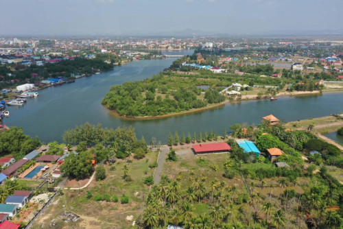 ដីកំពតជាប់ព្រែក សង្កាត់អណ្ដូងខ្មែរ ក្រុងកំពត 1 ម៉ែត្រការ៉េ