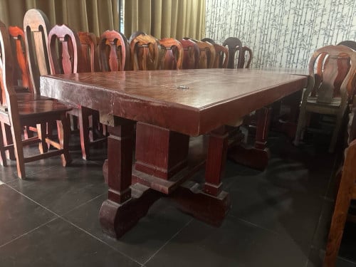 តុជ្រុងឈើ