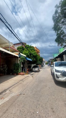 ផ្ទះជួល ឡៅតឿបន្ទប់ធំទូលាយ នៅទល់មុខពេទ្យរុស្សី រស់នៅមានផាសុខភាព ចេញចូលលើផ្លូវរដ្ជ