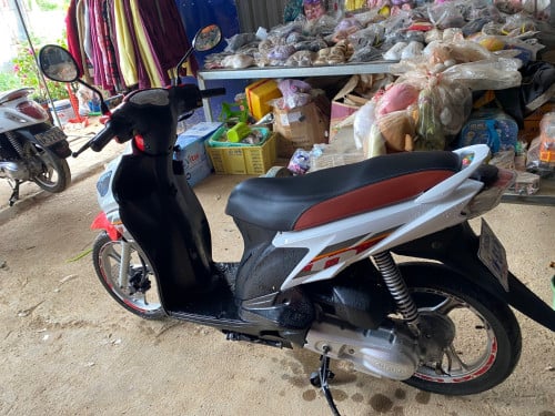 និច018ឡើង024ម៉ូតូស្អាតបាត់កាតលេខស៊ីនម៉ាស៊ីនសាណុំអត់ទាន់ដោះ ទីតាំងបាត់ដំបង