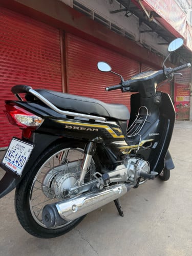 សង់023 សំនុំហ្សីន