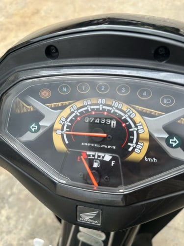 លក់សង់025 តម្លៃ 1860$ មានកាតគ្រី