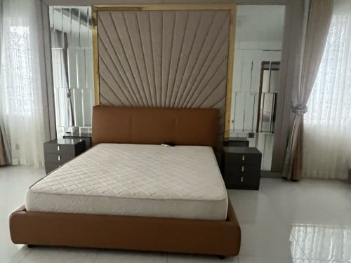 ផ្ទះវីឡាឡោលក្បែរអុីអន2សម្រាប់ជួល
