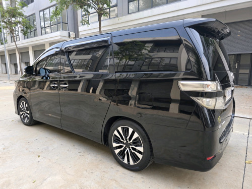 ម្ចាស់ដើមផ្ទាល់ ឆ្នាំ 2011 Up 2015 Alphard