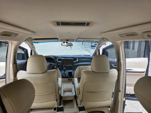 ម្ចាស់ដើមផ្ទាល់ ឆ្នាំ 2011 Up 2015 Alphard