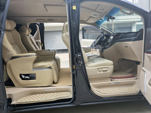 ម្ចាស់ដើមផ្ទាល់ ឆ្នាំ 2011 Up 2015 Alphard