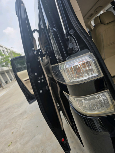 ម្ចាស់ដើមផ្ទាល់ ឆ្នាំ 2011 Up 2015 Alphard