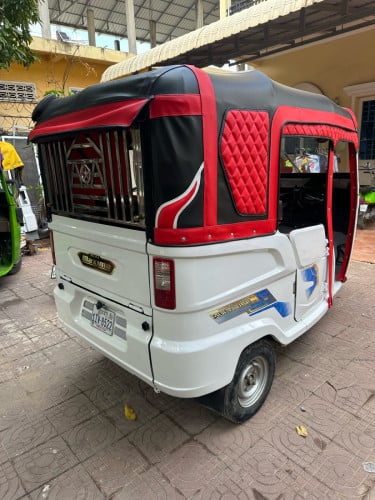 កង់បីលក់ ដើម ឆ្នាំ2021 ម៉ាស៊ីនល្អ តម្លៃ1850$ អរគុណ