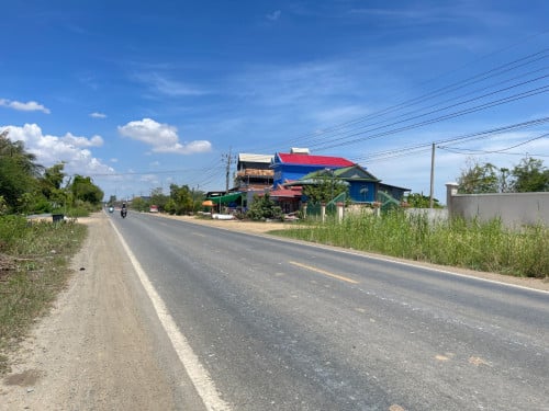 ដីលក់បន្ទាន់ផ្លូវធំ 20A ជិតផ្លូវក្រវ៉ាត់ក្រុង3