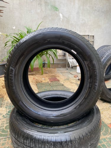 សំបក 235/60/R18
