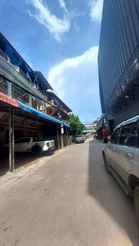 ផ្ទះជួល ក្បែរផ្លូវ 317 សង្កាត់បឹងទំពុន 1 មានម៉ាស៊ីនត្រជាក់រួចជាស្រេច សន្សំការចំណាយបន្ថែម