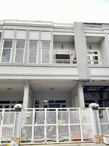 ផ្ទះលក់លឹមឈាងហាក់ផ្សារគឡូម៉ែតលេខ6