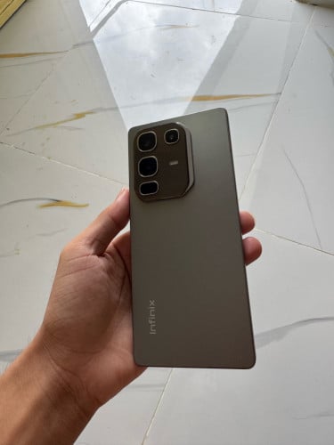 នៅស្អាត99% មានឆ្នាំង មានcase អាចមកមើលបានដល់កន្លែង