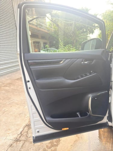 មហាថ្មីAlphard 2019 Executive Lounge full option ឡានប្រើផ្ទាល់ខ្លួន ធានាបងបងទិញប្រើមិនស្តាយលុយ❤️