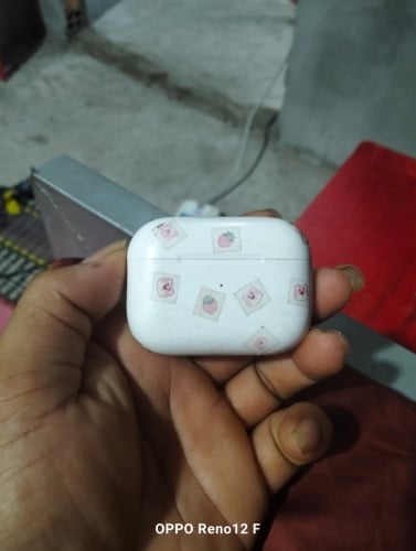 លក់កាសAri pods Proនៅសុីនទាំងអស់ថ្មកាន់សំលេងបុកល្អ