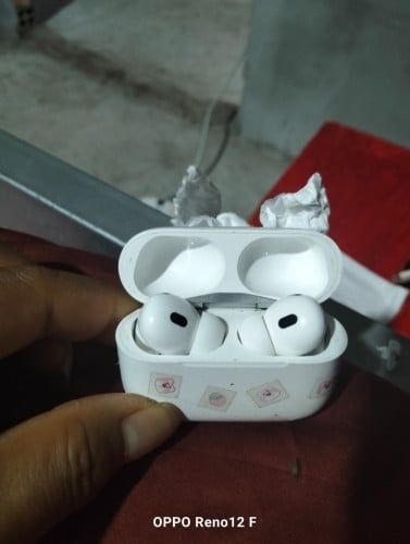 លក់កាសAri pods Proនៅសុីនទាំងអស់ថ្មកាន់សំលេងបុកល្អ
