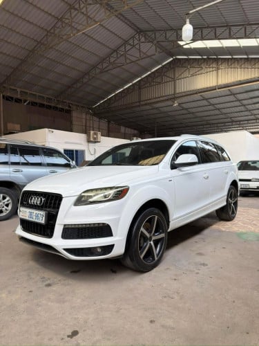 មកដល់ហើយឡានស្អាត Audi Q7 Year 2011 S line ម៉ាស៊ីនម៉ាស៊ូត ម្ចាស់ដើមឡាននៅថ្មី