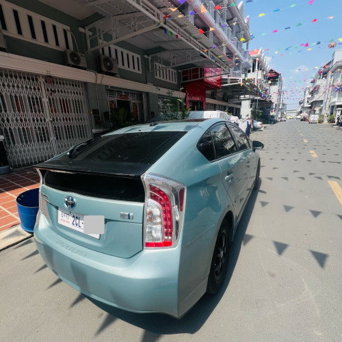 រថយន្តសម្រាប់ជួល car for rent 车子出租 ជួលជាថ្ងៃ ខែ ឆ្នាំ
