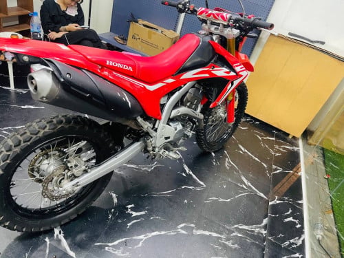 ដាក់លក់ប្រភេទ CRF