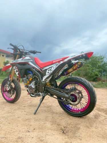 លក់ CRF 250L 2024 ក្រដាស់ពន្ធ