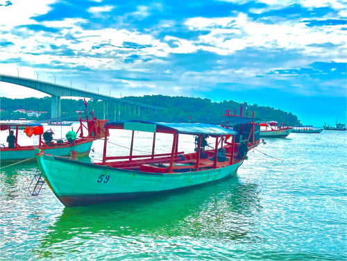 ទូកស្ទូចត្រី fishing boat