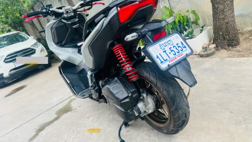 ម៉ូតូលក់ Honda ADV ជប៉ុន ឆ្នាំ2022 $3,900 ពណ៌ស៊ីម៉ង់